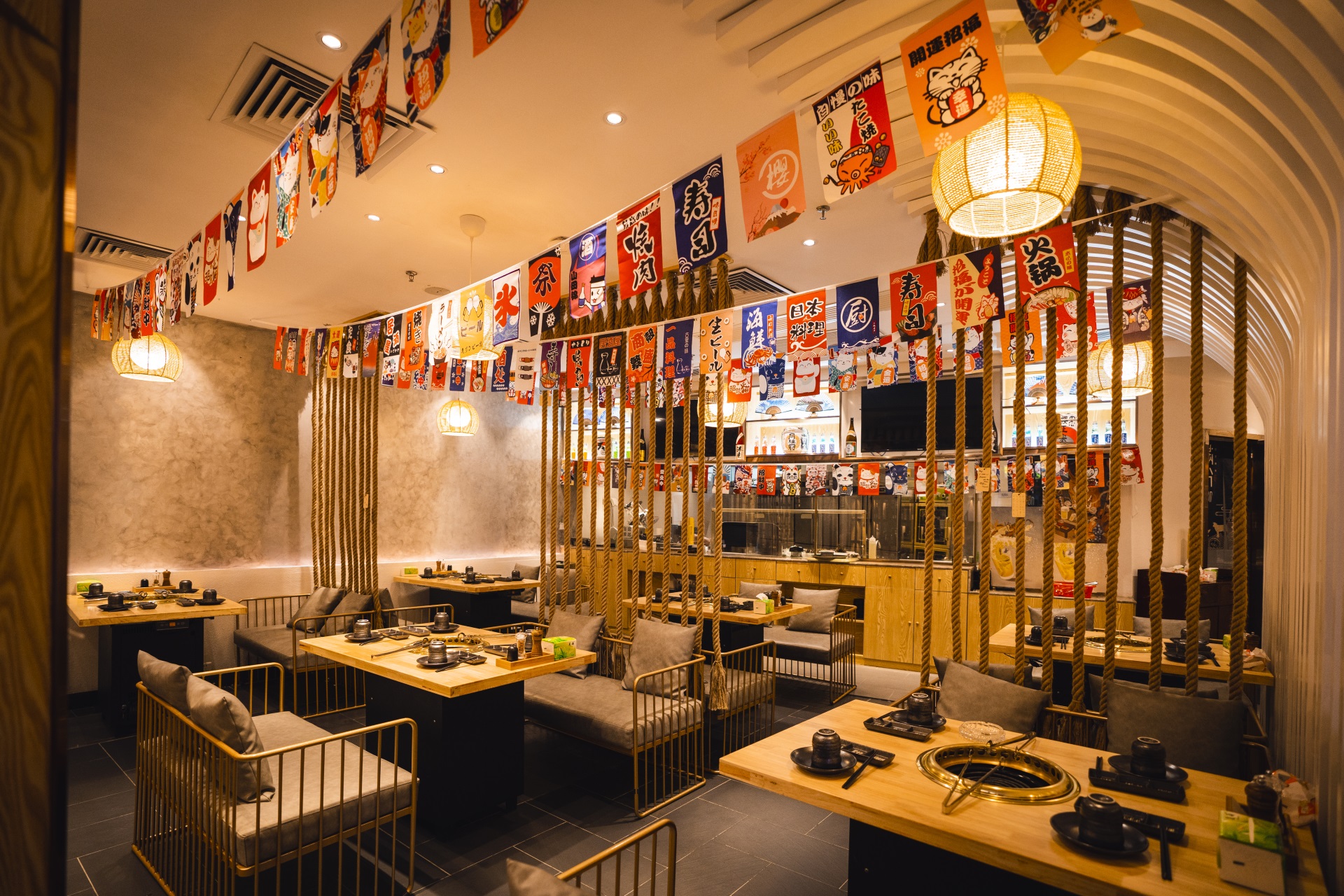 湖北如何通过深圳餐饮空间设计来确定餐厅的装修风格？